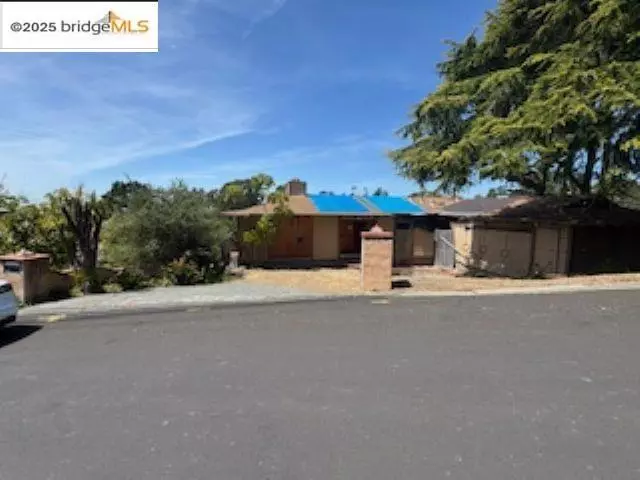 11201 Lochard Street, Oakland, CA 94605