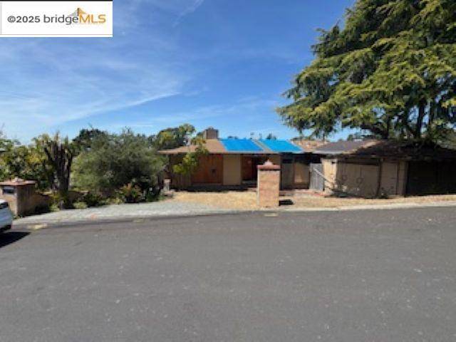 11201 Lochard Street, Oakland, CA 94605