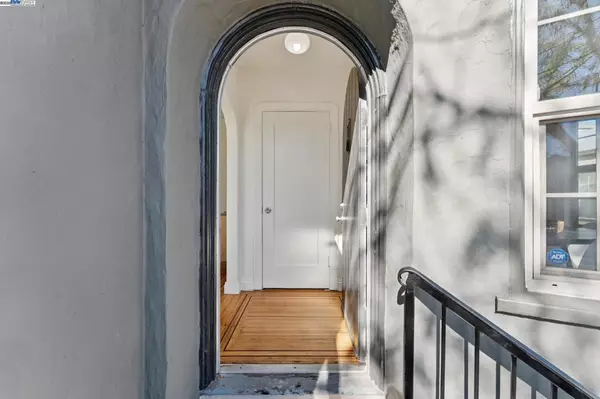 Oakland, CA 94605,2521 80th