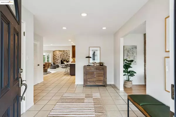 Oakland, CA 94605,10492 Royal Oak Rd