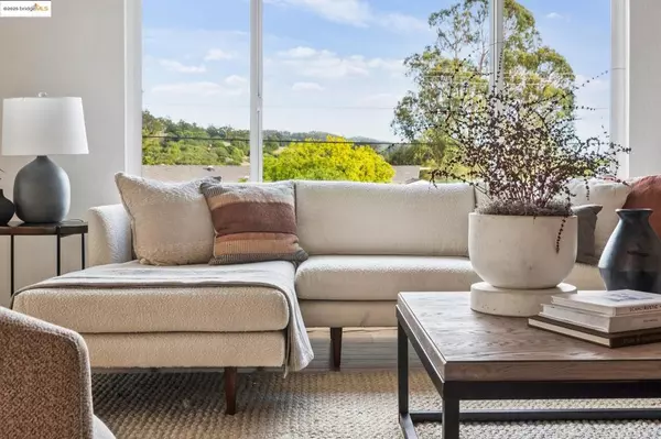 Oakland, CA 94605,10492 Royal Oak Rd