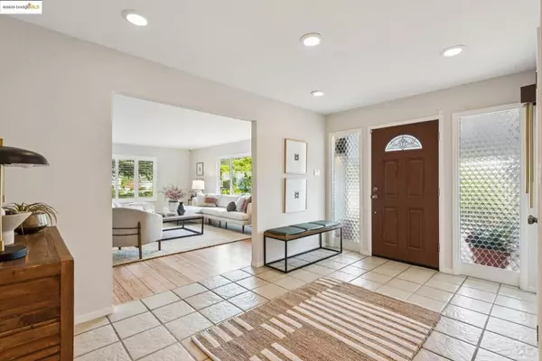 Oakland, CA 94605,10492 Royal Oak Rd