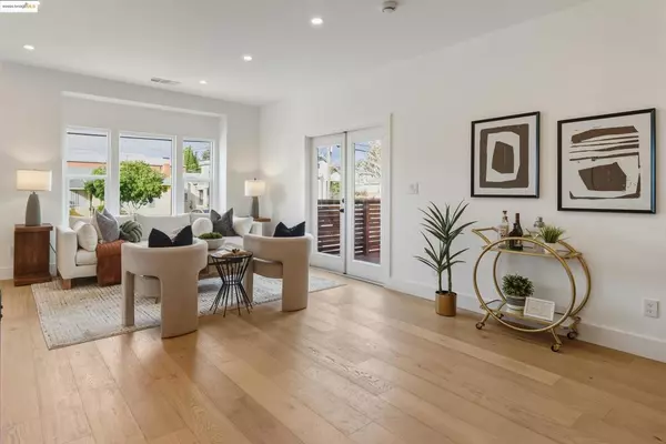 Oakland, CA 94608,1071 61st Street