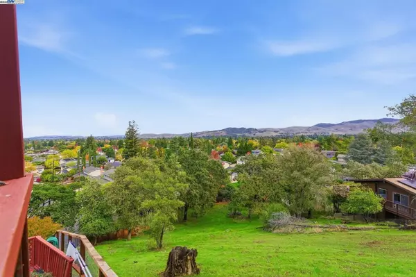 Walnut Creek, CA 94598,1031 Millbrook Court