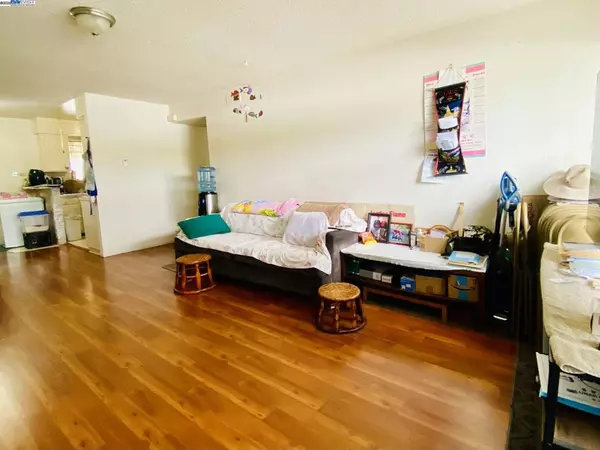 Oakland, CA 94602,3120 School St