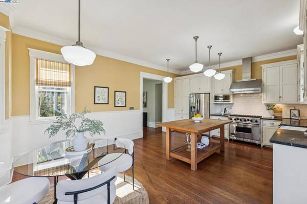 Pleasanton, CA 94566,653 Saint Mary St