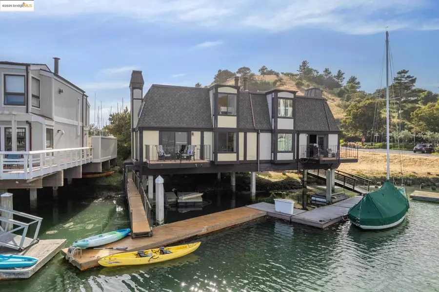 1310 Mallard Dr, Richmond, CA 94801