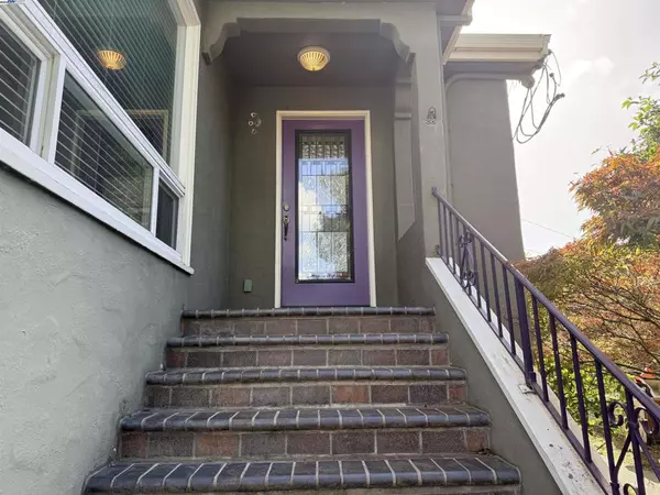 Castro Valley, CA 94546,18338 Redwood Rd