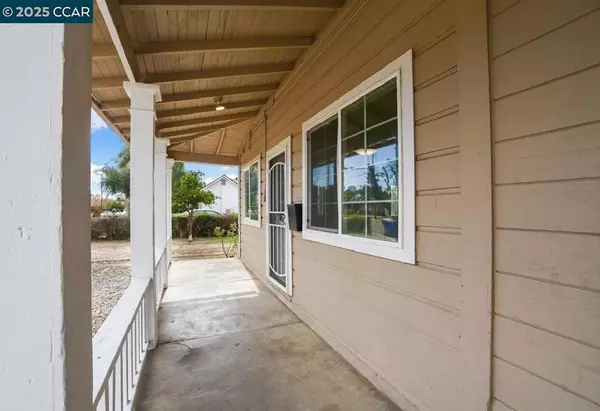 Galt, CA 95632,246 Oak Ave