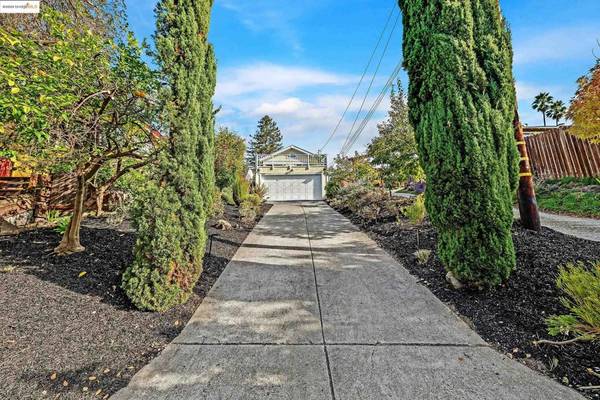 Oakland, CA 94605,7554 Sunkist Dr