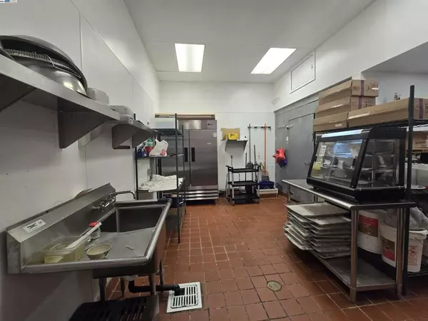 Oakland, CA 94607,907 Washington