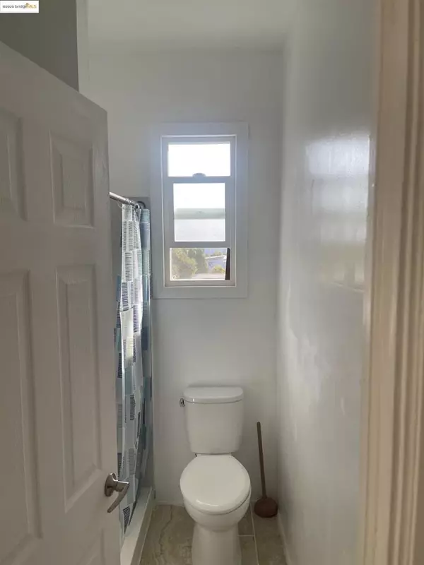 Oakland, CA 94606,2212 17Th Ave