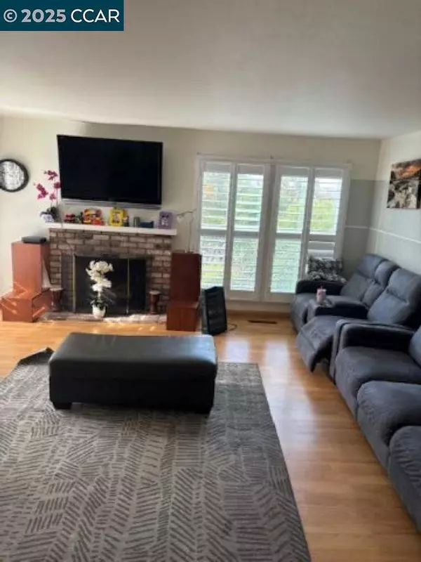 El Sobrante, CA 94603,965 Parkside Drive