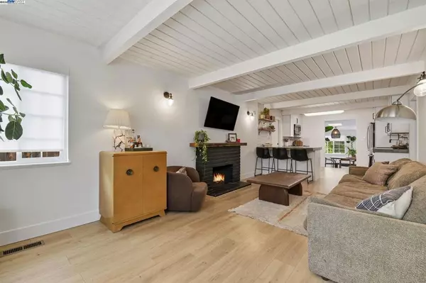 Concord, CA 94520,2823 Hilltop Rd