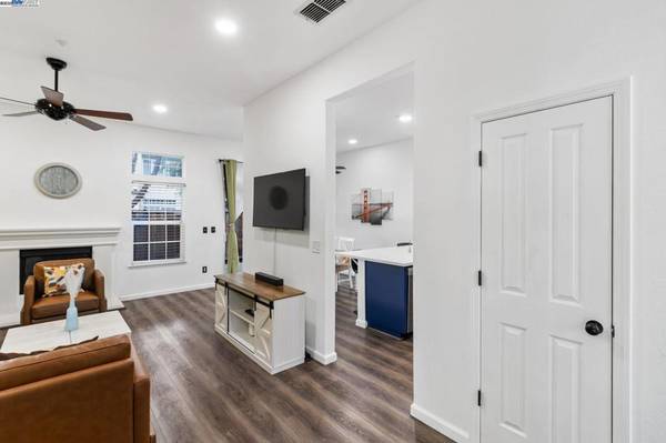 Pleasanton, CA 94588,4052 Ghiotti Ct