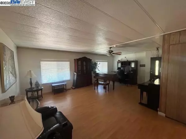 Union City, CA 94587,324 Waikiki Circle