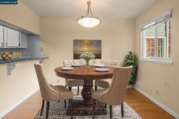 Oakland, CA 94605,560 Canyon Oaks #H