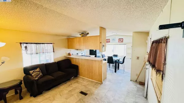 San Leandro, CA 94577,2399 E 14th