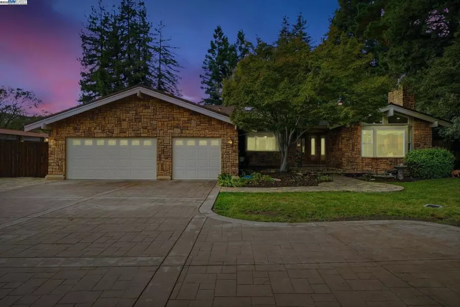 554 Freitas Rd, Danville, CA 94526