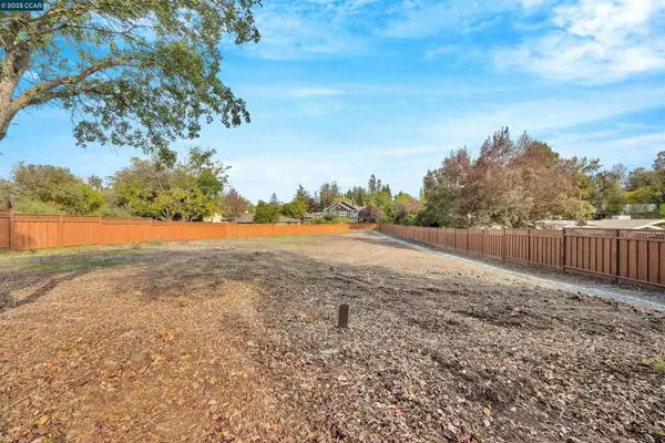 Alamo, CA 94507,0 Oak Road