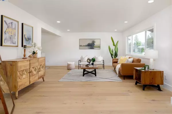 Pleasanton, CA 94566,1984 Brooktree Way