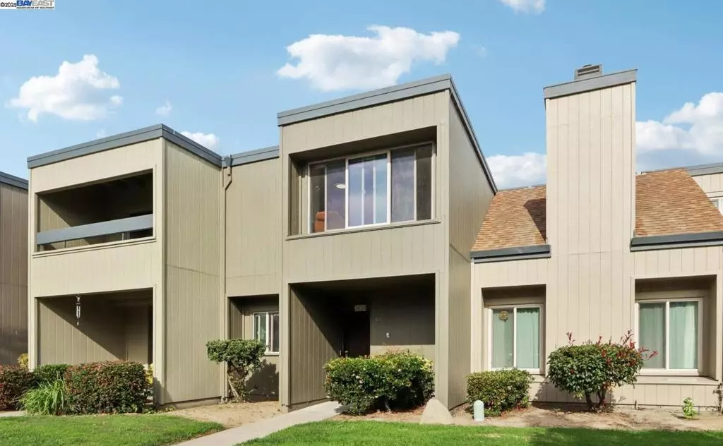 Alameda, CA 94502,3523 Oleander Ave