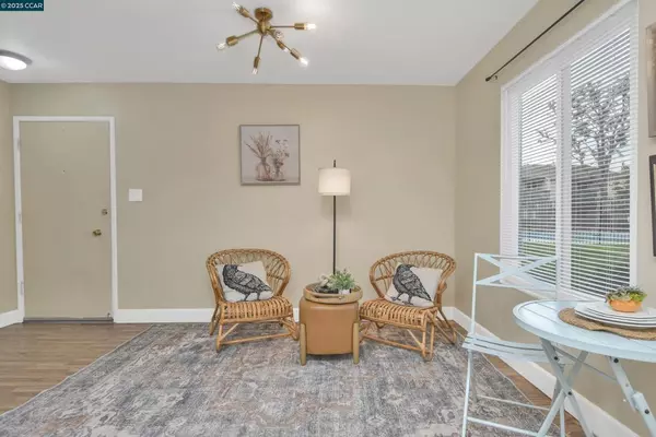 Concord, CA 94521,4888 Clayton Rd #6