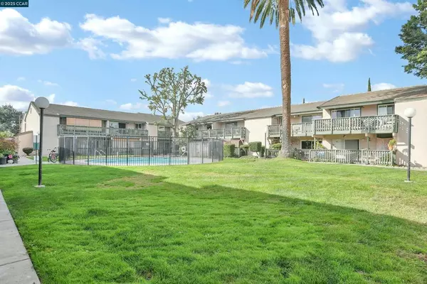 Concord, CA 94521,4888 Clayton Rd #6