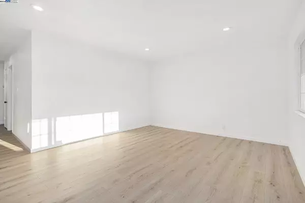 Hayward, CA 94545,26772 Peterman Ave