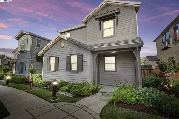 1025 S Fowler Ln, Mountain House, CA 95391