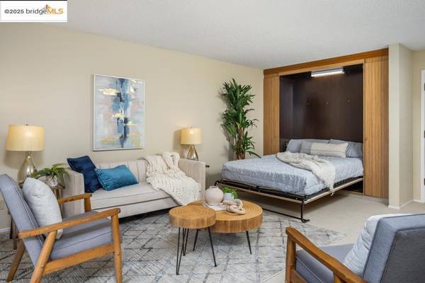 7 Commodore Drive #A460, Emeryville, CA 94608