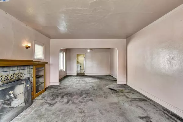 Oakland, CA 94602-3615,3350 Brookdale Avenue