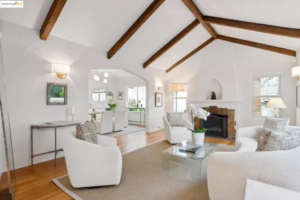 Oakland, CA 94602,906 Glendome Cir