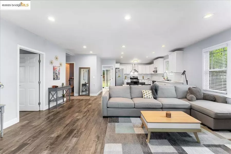 2016 104th AVE, Oakland, CA 94603