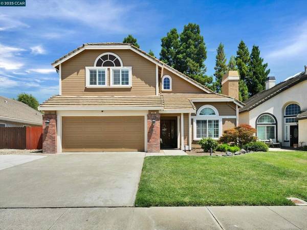 913 Cedar Brook Ln, Vacaville, CA 95687