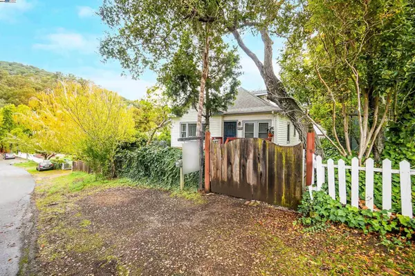 Oakland, CA 94605,3908 Archmont Pl