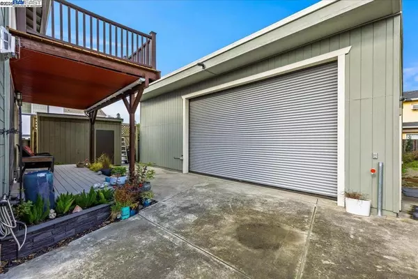 Castro Valley, CA 94546,1672 Crescent Avenue