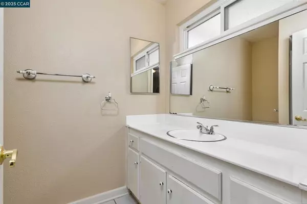 Sacramento, CA 95822,7537 Collingwood St