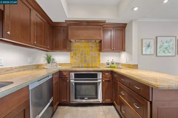 1129 AVENIDA SEVILLA #5B, Walnut Creek, CA 94595