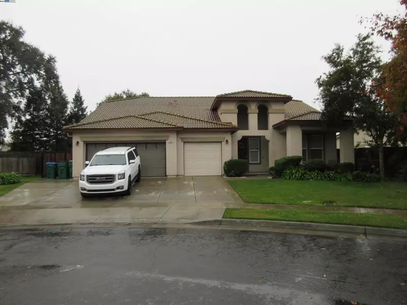 2644 Swainsons Hawk St, Stockton, CA 95209