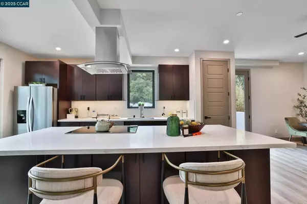 Lafayette, CA 94549-9999,946 Risa Rd