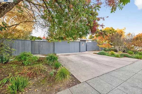 Palo Alto, CA 94303,3482 Kenneth Dr