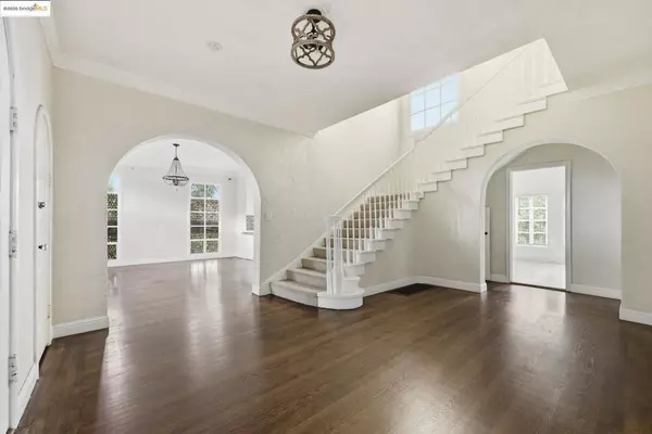 El Cerrito, CA 94530,5449 Barrett Ave