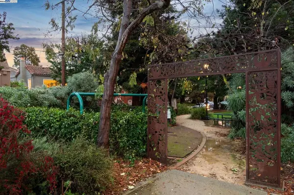 Berkeley, CA 94705,3047 HALCYON COURT