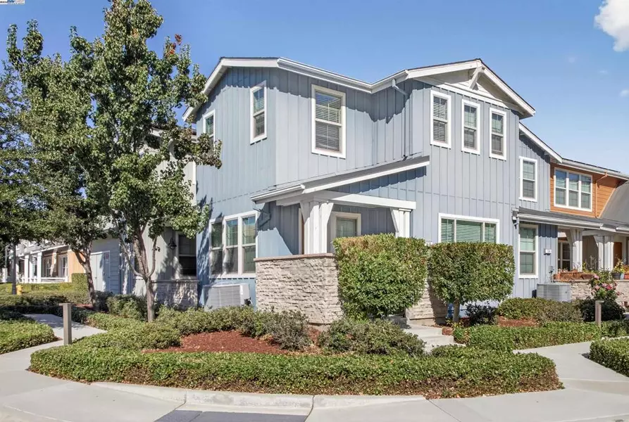 570 Sandalwood Dr, Livermore, CA 94551