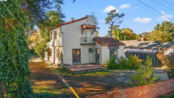 2081 Oakwood Dr, East Palo Alto, CA 94303