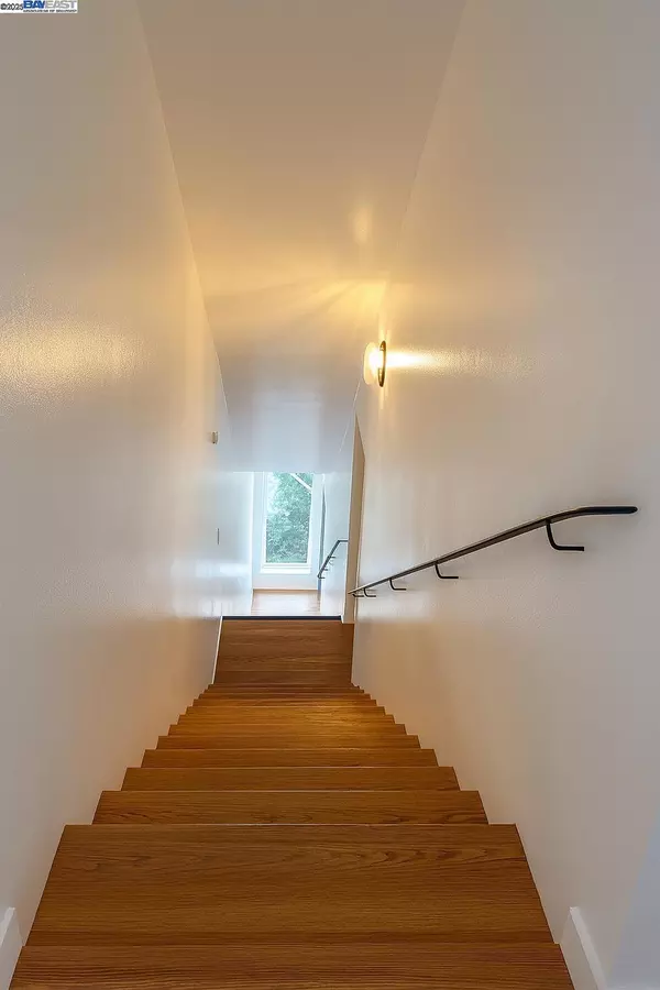 Oakland, CA 94605,3660 Oak Knoll Blvd