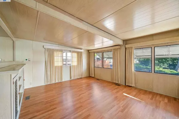 Concord, CA 94520,18 Galloway Dr