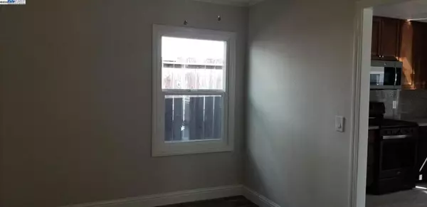 Castro Valley, CA 94546,20189 Wisteria St