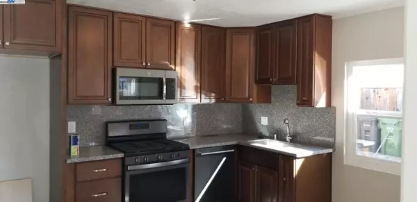 Castro Valley, CA 94546,20189 Wisteria St